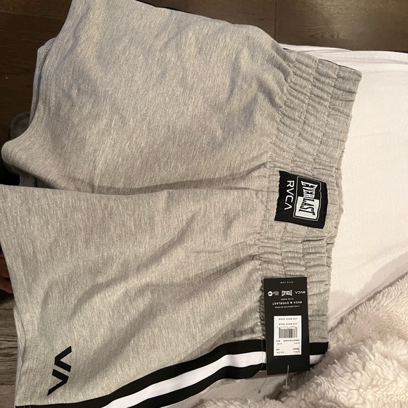 RVCA X EVERLAST FLEECE SHORTS - Picture 5 of 6